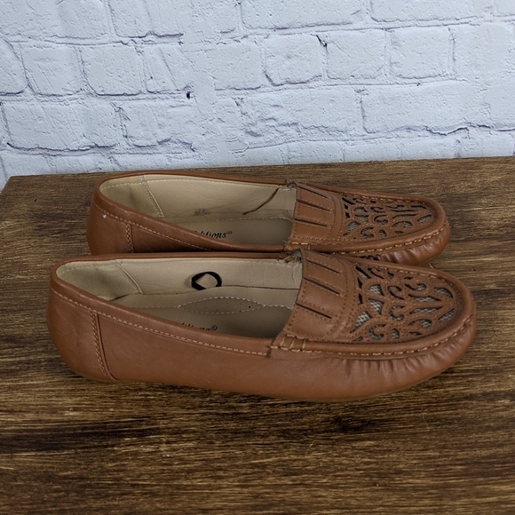 NWOT-Neutral brown loafers | 7 - Picture 4 of 6